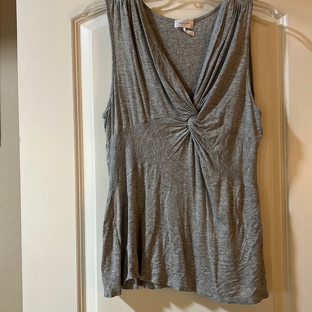 Women’s Lg Grey Sleeveless Top